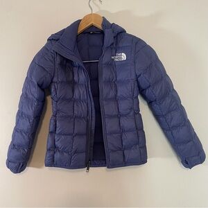 The North Face Youth Thermoball Hooded Puffer Jacket Blue Size S 7/8